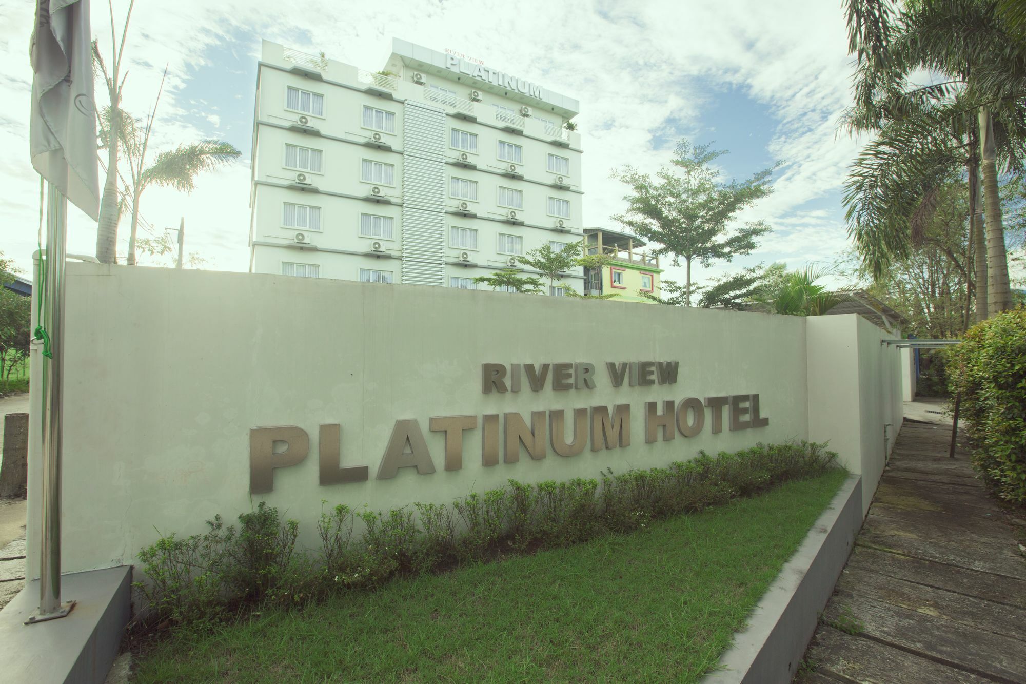 Platinum River View Hotel Rangun Kültér fotó